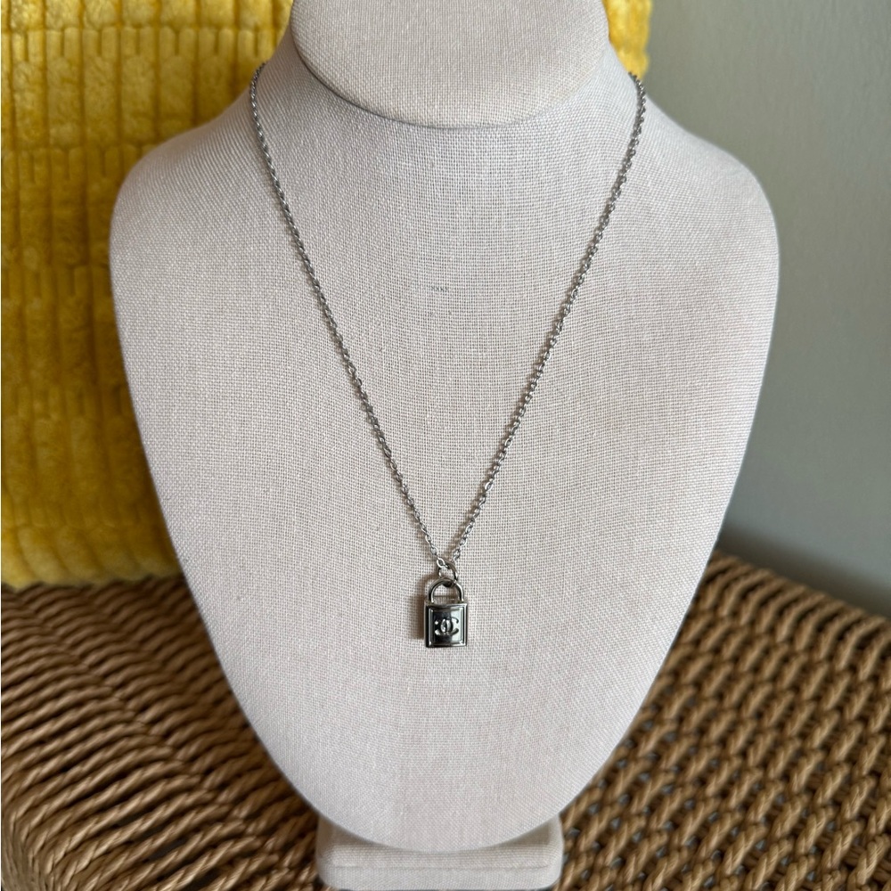 Chanel Silver Padlock GWP Pendant on 19” Silver Chain - Picture 2 of 7